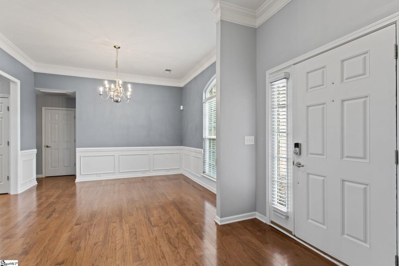 Property image 5 of 578 Shoreline Boulevard in Glen Lake, Boiling Springs, SC 29316