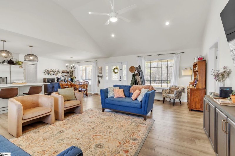 Property image 4 at 1 Beaver Brook Court, Taylors, SC 29687