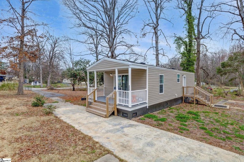 Property image 2 at 346 Rosalee Drive, Piedmont, SC 29673