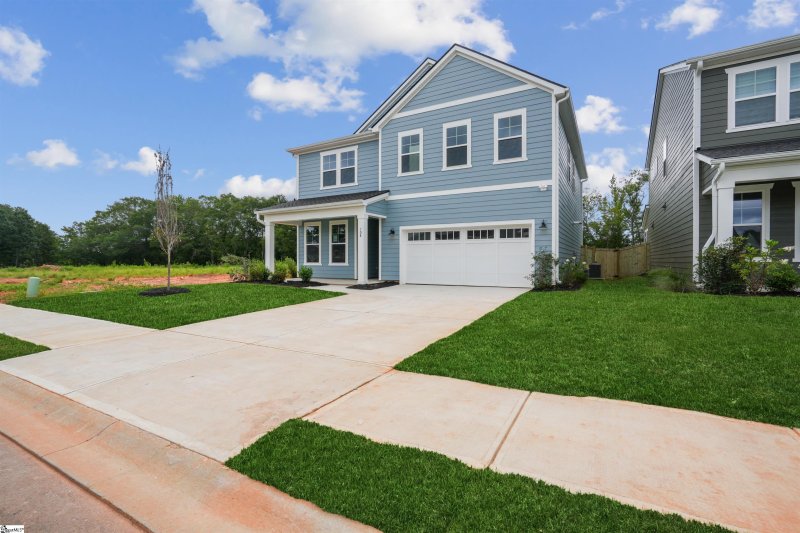 Property image 2 of 108 Winding Stream Circle in Woodcrest Hills, Simpsonville, SC 29681