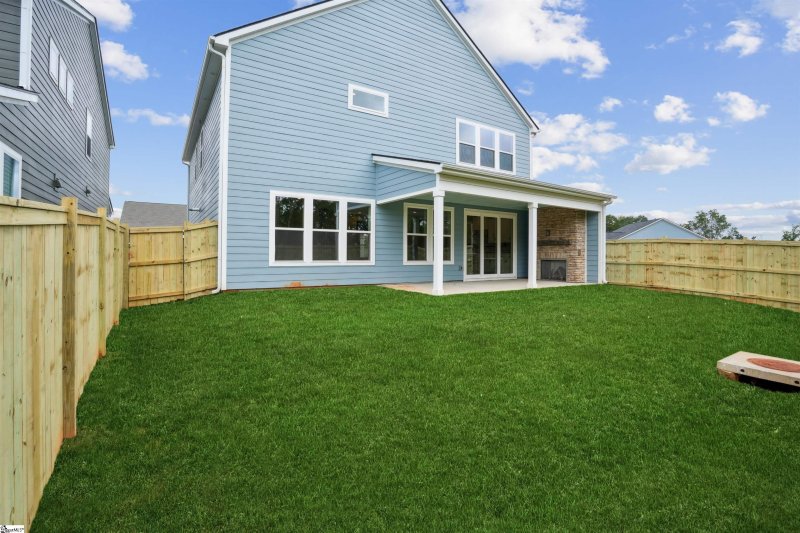 Property image 3 of 108 Winding Stream Circle in Woodcrest Hills, Simpsonville, SC 29681