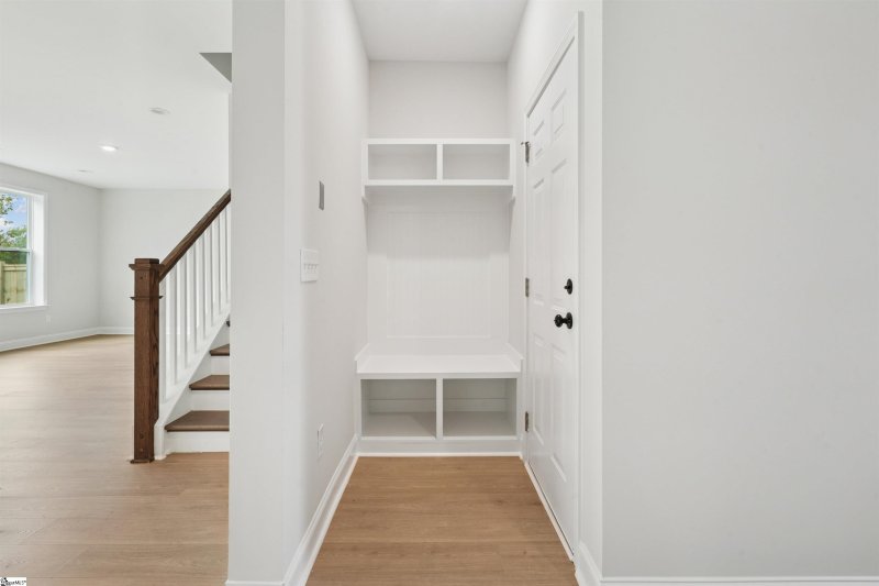 Property image 5 of 108 Winding Stream Circle in Woodcrest Hills, Simpsonville, SC 29681