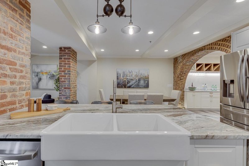 Property image 3 at 400 E Washington Street, Greenville, SC 29601