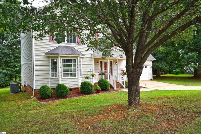 Property image 2 at 102 Spindleback Way, Greer, SC 29651