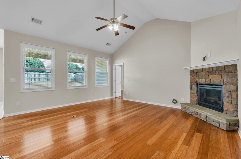 Property image 5 of 101 Hunslet Way in Remington, Simpsonville, SC 29680