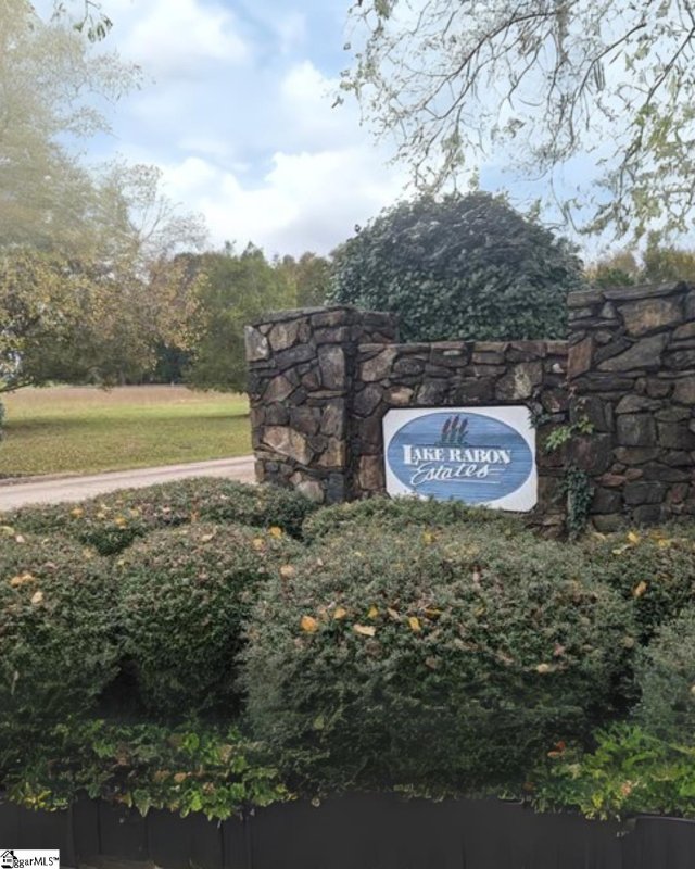 Property image 4 of 201 Peninsula Drive in Lake Rabon Estates, Laurens, SC 29360