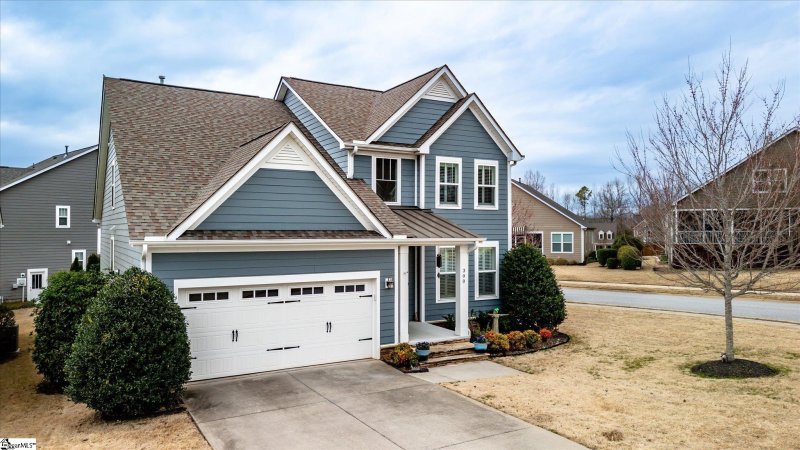 Property image 2 at 300 Castlemaine Drive, Greenville, SC 29617