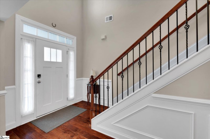 Property image 3 at 300 Castlemaine Drive, Greenville, SC 29617