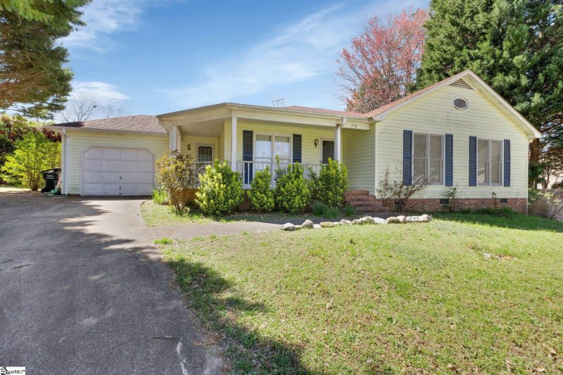 Property image 3 at 218 Spring View Lane, Taylors, SC 29687
