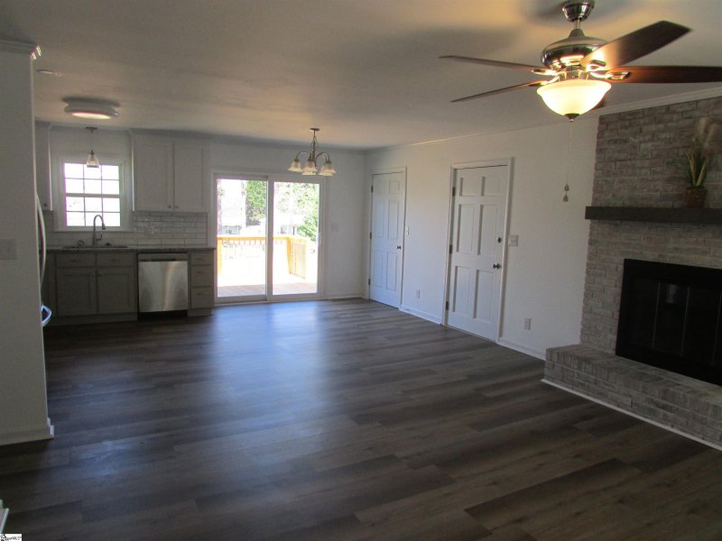 Property image 4 at 101 Westminster Avenue, Laurens, SC 29360