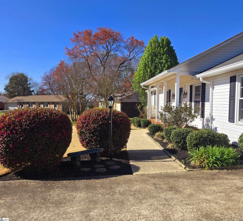 Property image 3 at 123 Amberwood Lane, Mauldin, SC 29662