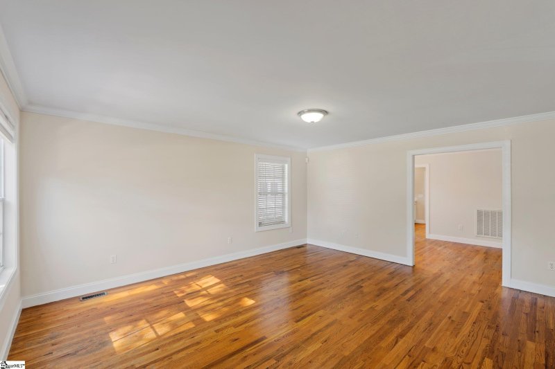 Property image 5 at 17 Simmons Avenue, Greenville, SC 29607