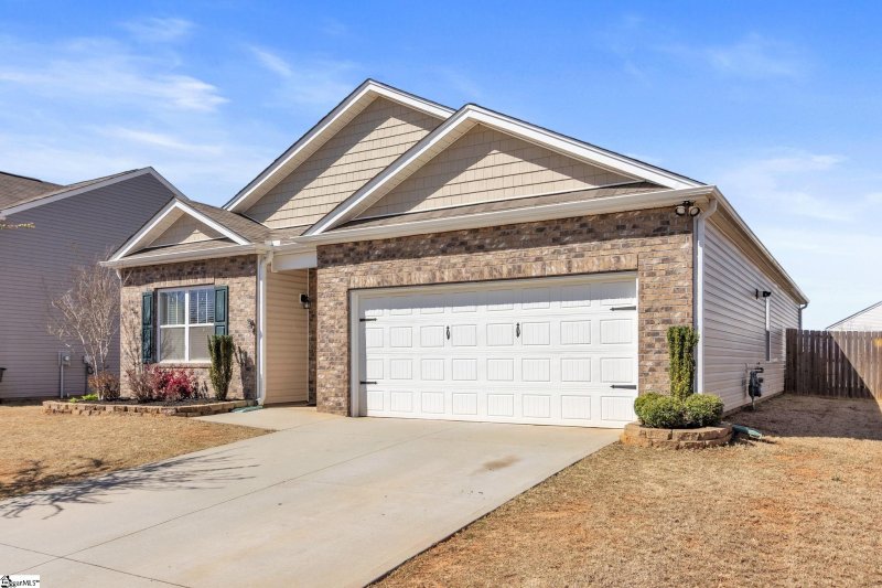 Property image 2 at 16 Crestwood Pines Trail, Piedmont, SC 29673