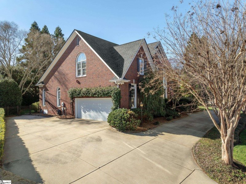 Property image 2 at 4 Craigmillar Place, Greer, SC 29650