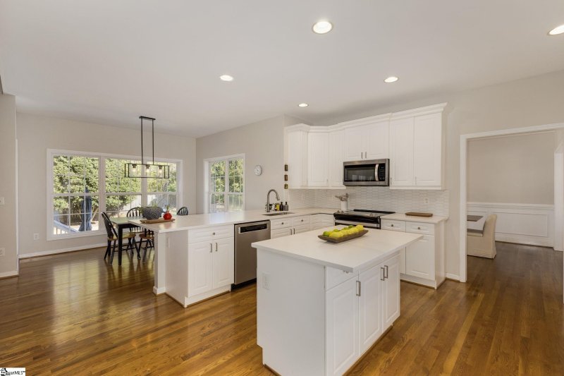 Property image 3 at 102 W Spindletree Way, Greer, SC 29650