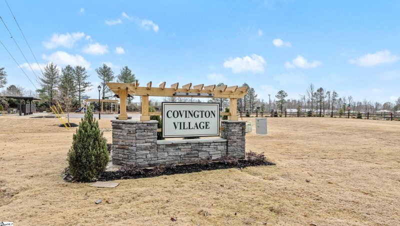 Property image 2 of 800 Embark Circle in Covington Village, Greer, SC 29651