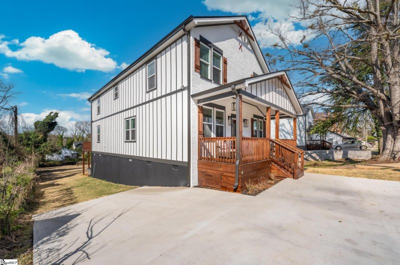 Property image 2 at 105 Sterling Street, Greenville, SC 29601