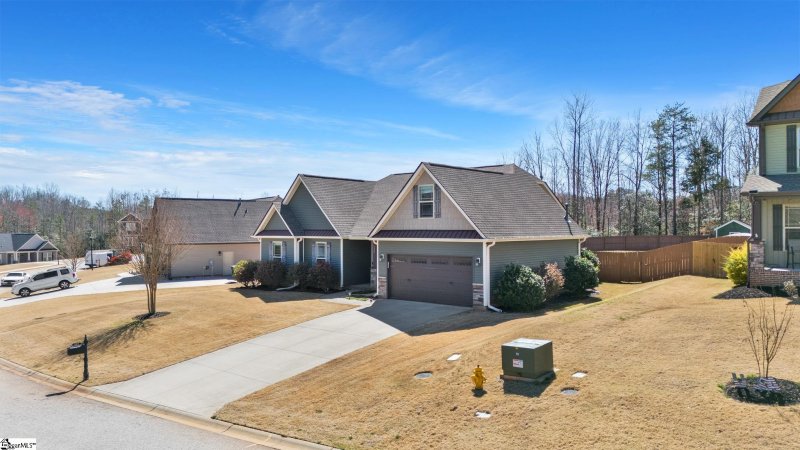 Property image 3 at 524 Turning Leaf Lane, Greer, SC 29651