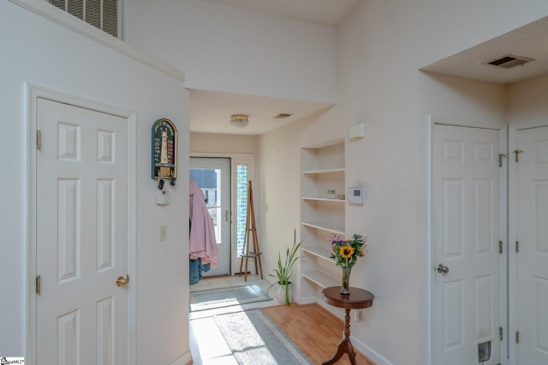 Property image 3 at 25 Chinaberry Lane, Simpsonville, SC 29680