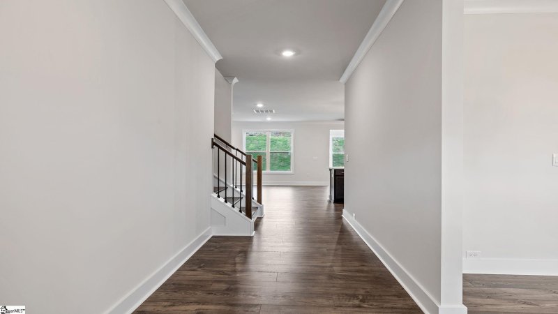 Property image 4 of 402 Fiery Road in Adams Glen, Greenville, SC 29607