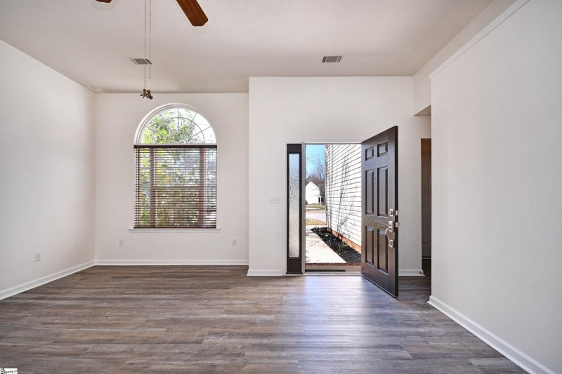 Property image 5 at 202 Clay Thorn Court, Greer, SC 29651