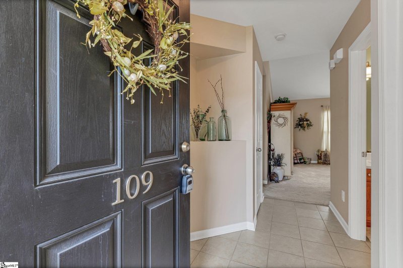 Property image 4 at 109 Becket Court, Greenville, SC 29605