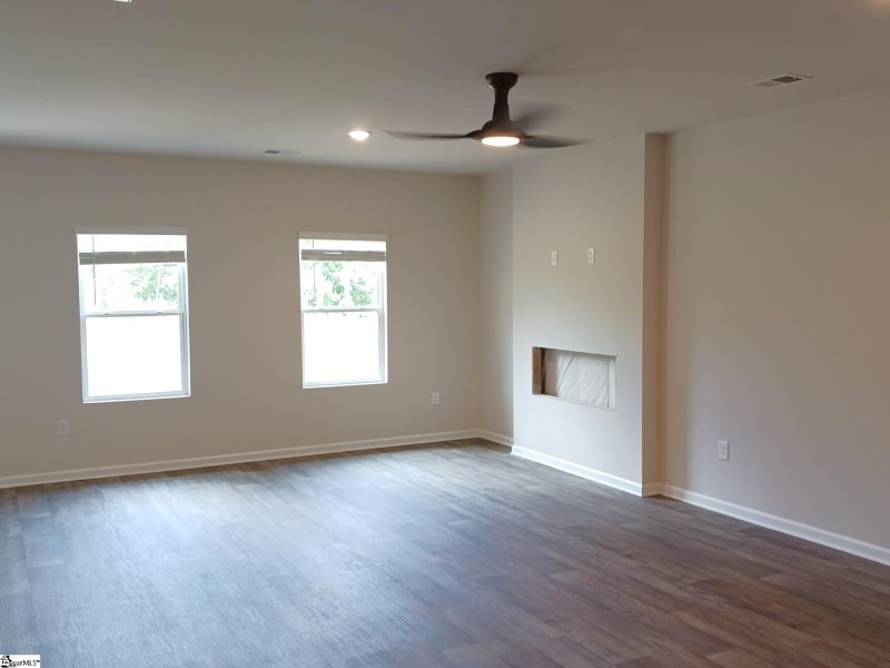 Property image 4 of 299 Pretoria Drive in Rutledge Estates, Woodruff, SC 29388