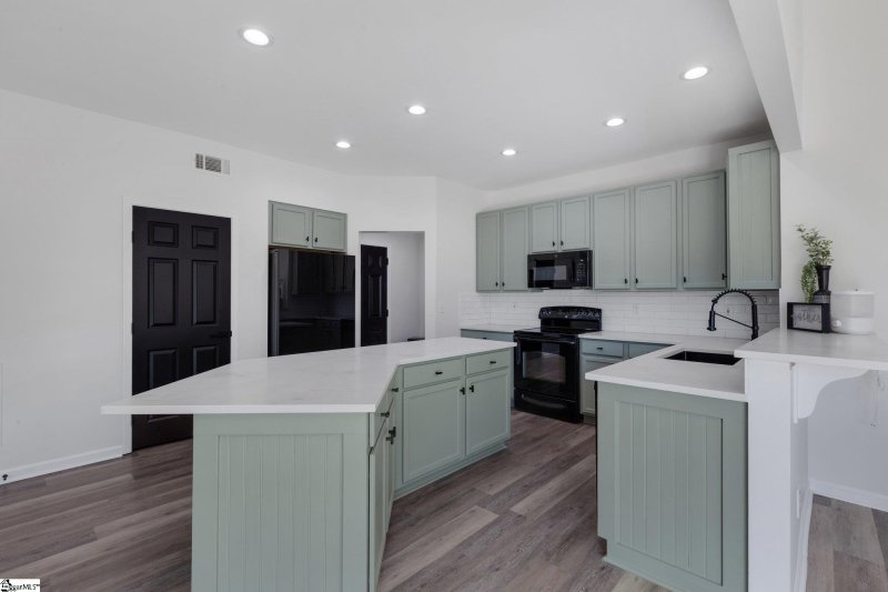 Property image 2 at 26 Young Harris Drive, Simpsonville, SC 29681