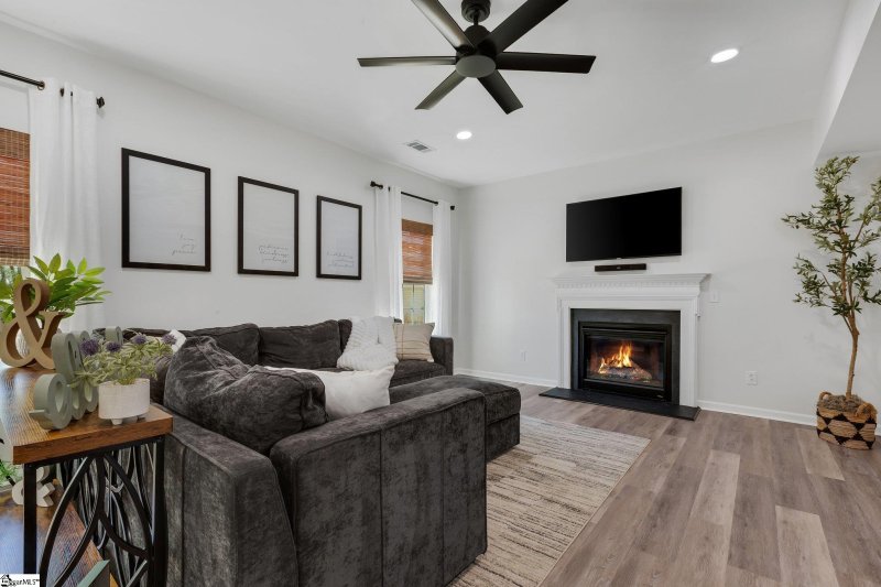 Property image 3 at 26 Young Harris Drive, Simpsonville, SC 29681