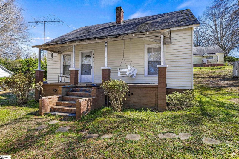 Property image 2 at 408 Graham Street, Easley, SC 29640