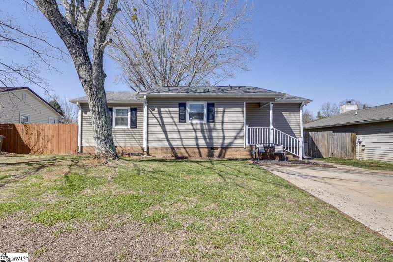 Property image 2 at 106 Terrace Road, Easley, SC 29642