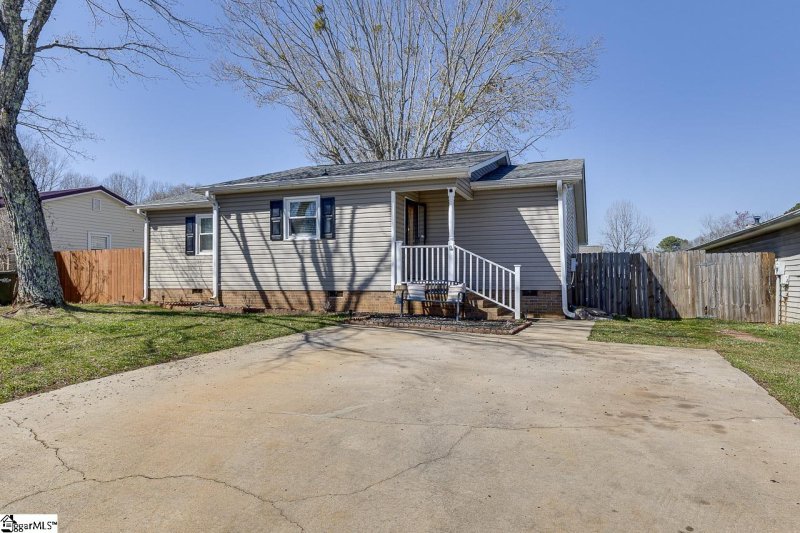 Property image 3 at 106 Terrace Road, Easley, SC 29642