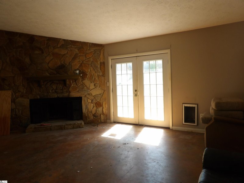 Property image 2 at 105 Gower Road, Spartanburg, SC 29303