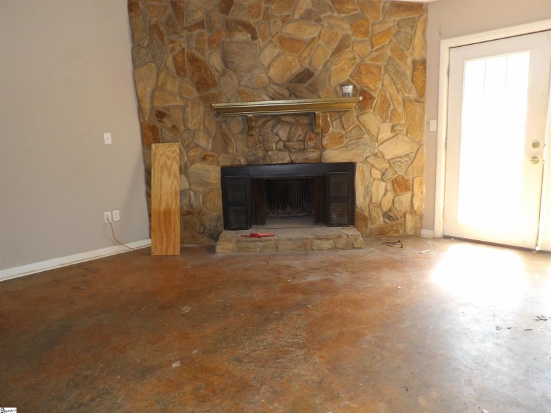 Property image 3 at 105 Gower Road, Spartanburg, SC 29303