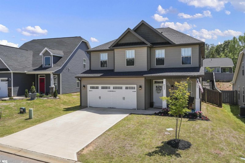 Property image 2 at 607 River Trace Loop, Simpsonville, SC 29680