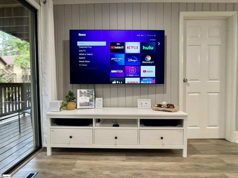 Property image 3 of 600 Captains Cove Court in Keowee Key, Salem, SC 29676