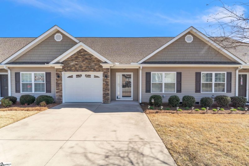 Townes at Fowler, Simpsonville community