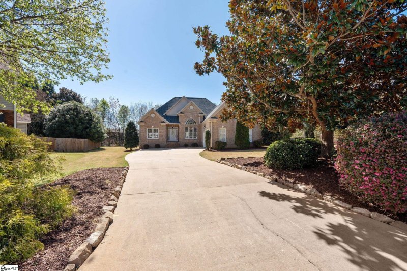181 Bradford Crossing Drive