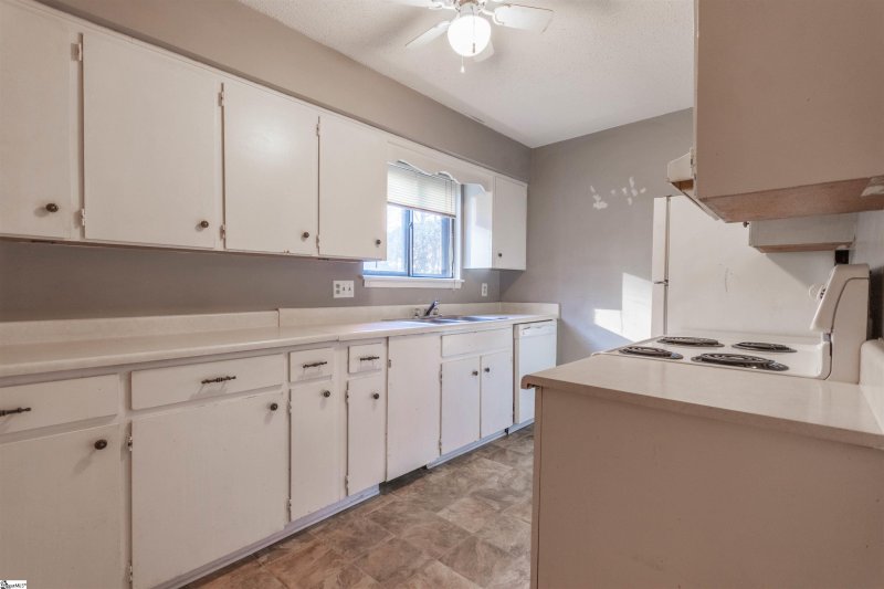 Property image 4 at 102 Briarview Circle, Greenville, SC 29615