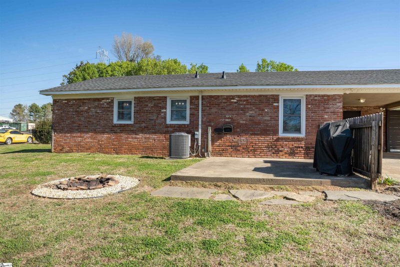 Property image 5 at 130 Idlewood Circle, Spartanburg, SC 29307