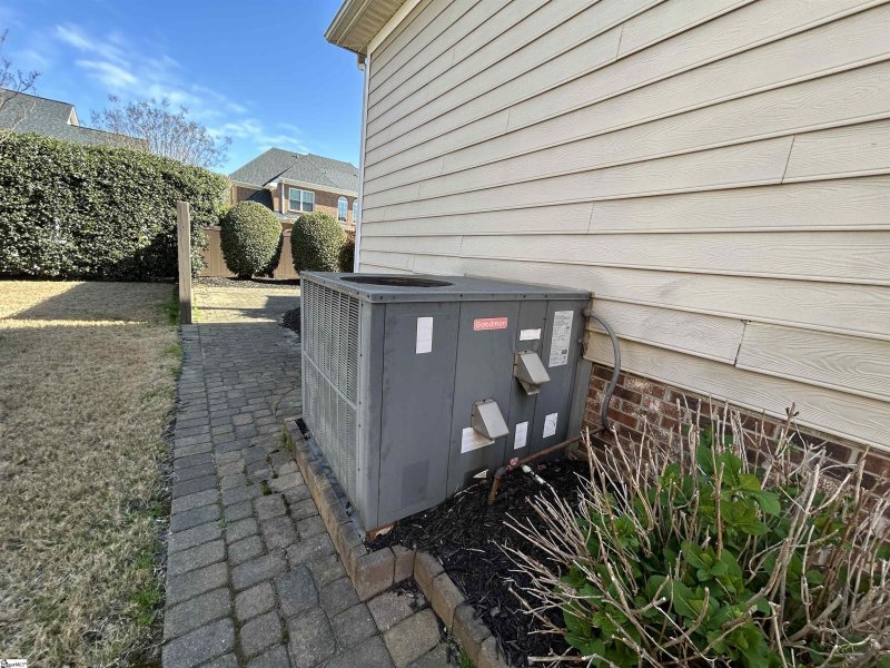 Property image 3 at 4 Lone Oak Avenue, Simpsonville, SC 29681