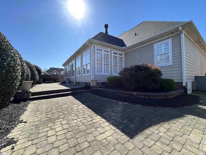 Property image 4 at 4 Lone Oak Avenue, Simpsonville, SC 29681