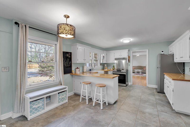 Property image 2 at 14 Yorkshire Drive, Greenville, SC 29615