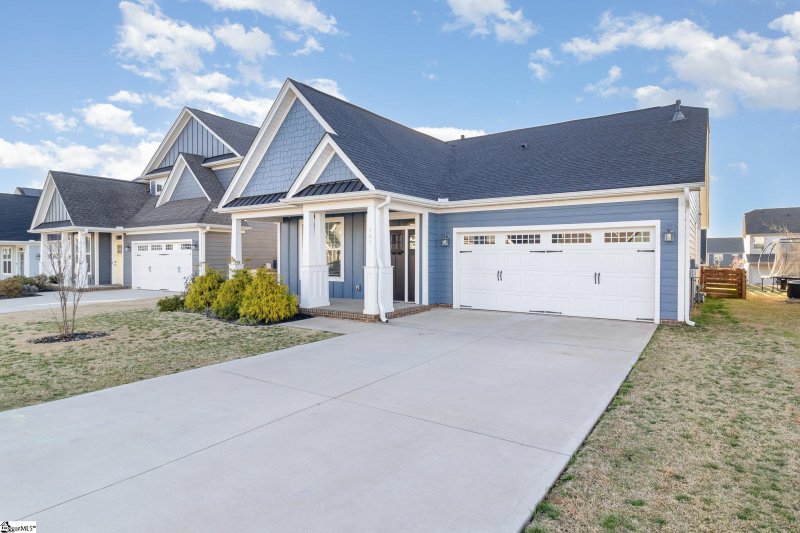 Property image 3 at 107 Wakelon Drive, Greer, SC 29651-1984