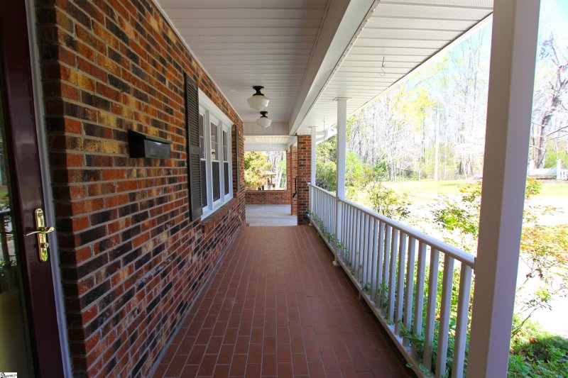 Property image 3 at 336 Meadowbrook Avenue, Woodruff, SC 29388