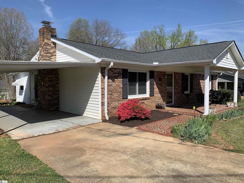 Property image 2 at 255 Clearview Circle, Travelers Rest, SC 29690
