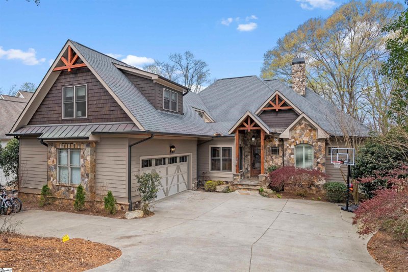 Property image 3 of 341 Riverside Drive in Greenville Country Club, Greenville, SC 29605