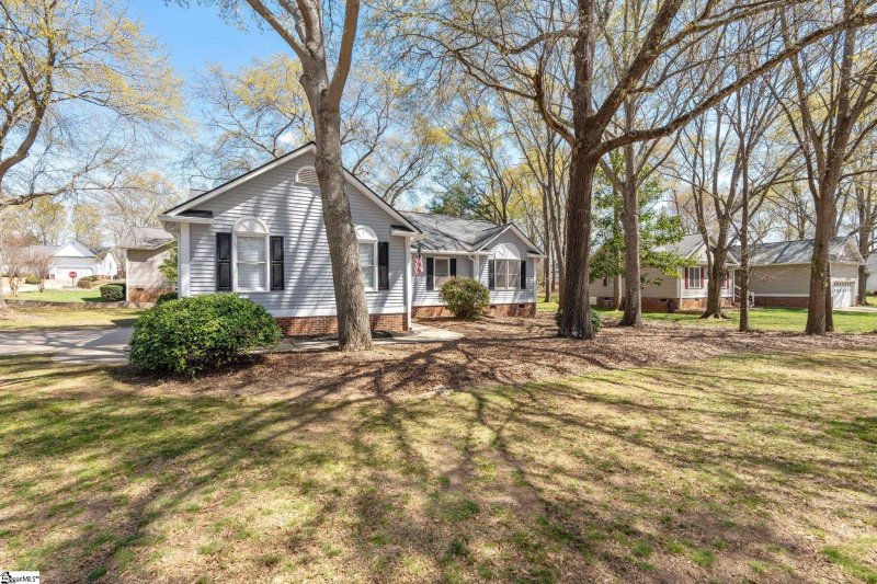 Property image 2 at 1 E Marley Lane, Simpsonville, SC 29681