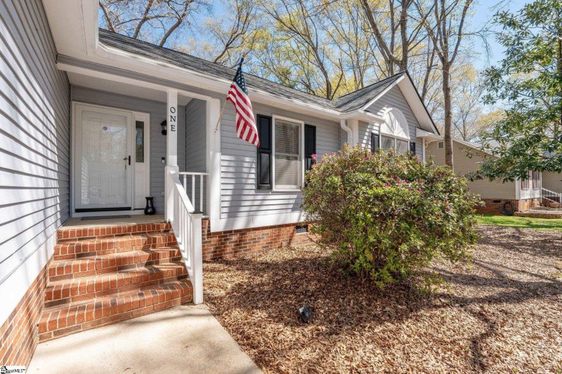 Property image 4 at 1 E Marley Lane, Simpsonville, SC 29681