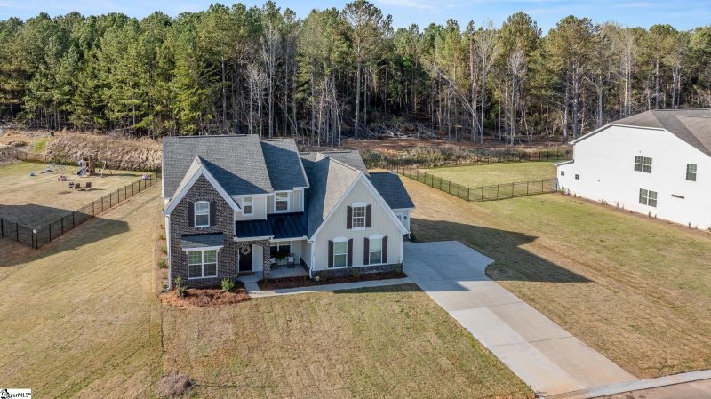 Property image 5 at 302 Riverland Way, Greer, SC 29651